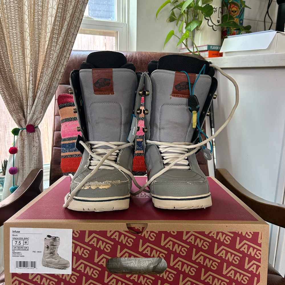 Vans Snowboarding boots